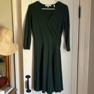 Lark & Ro Deep Green Long Sleeve Dress